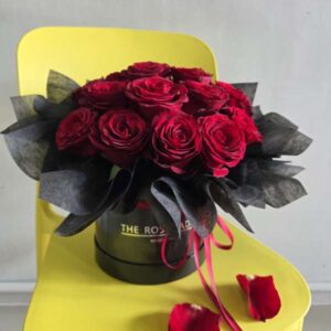 R004 (Flower box กุหลาบแดงนอก 20 ดอก)