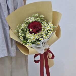 R013 กุกลาบแดงแซมเดซี่