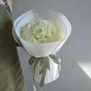 R088 กุหลาบขาวห่อทรงกลม