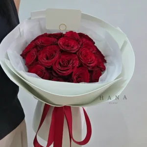 R066 (กุหลาบแดงนอก20 ดอกห่อกระดาษโฟม)